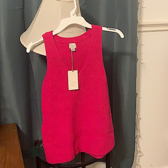 Tank top - Picture 1 of 2